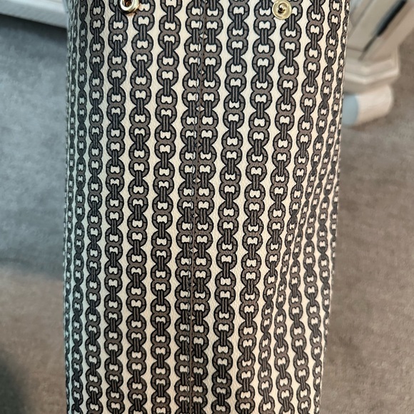 Tory Burch Tote - Picture 5 of 8